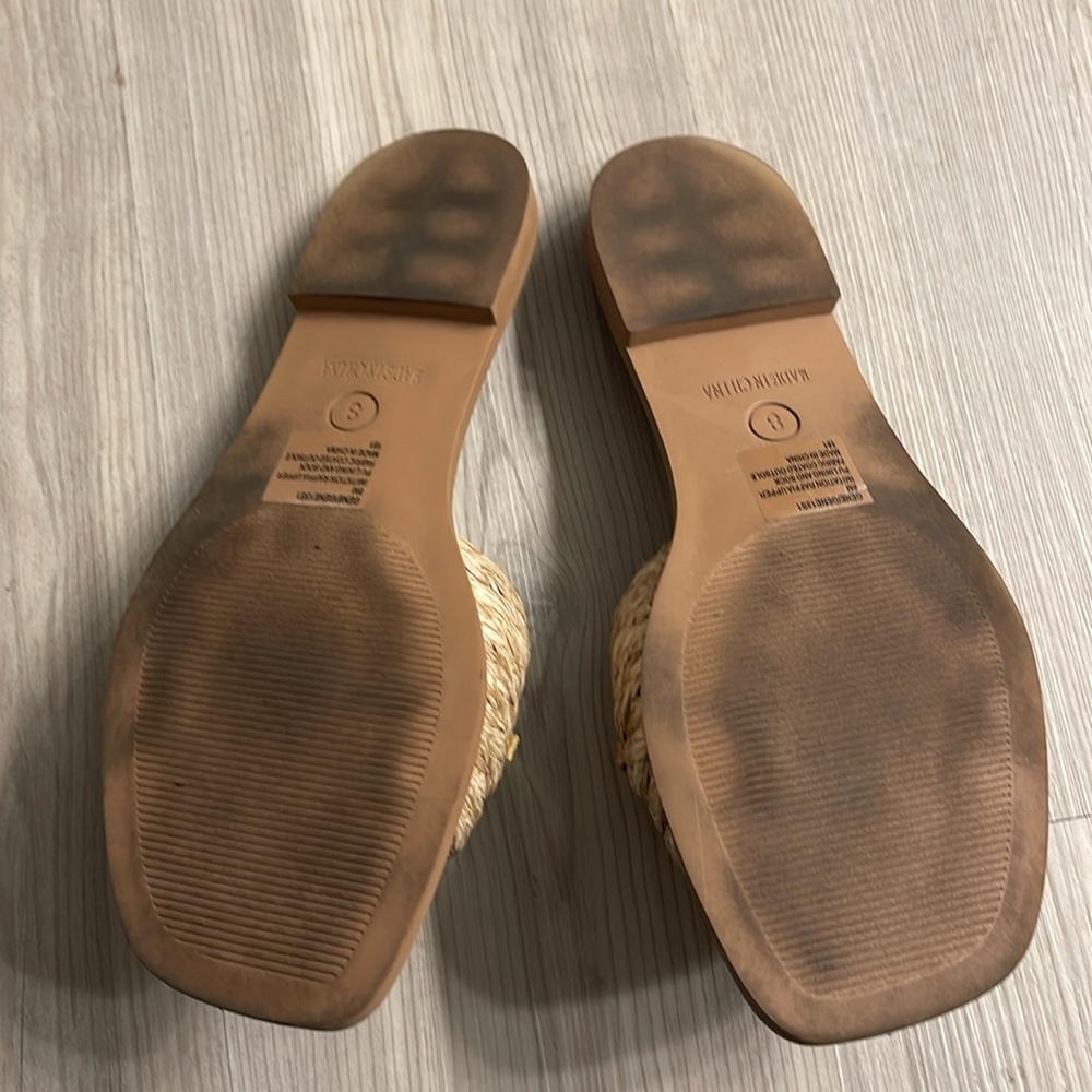 Steve Madden Tan Raffia Slide Sandals with Gold Chain Detail Sz 8 - Picture 8 of 12